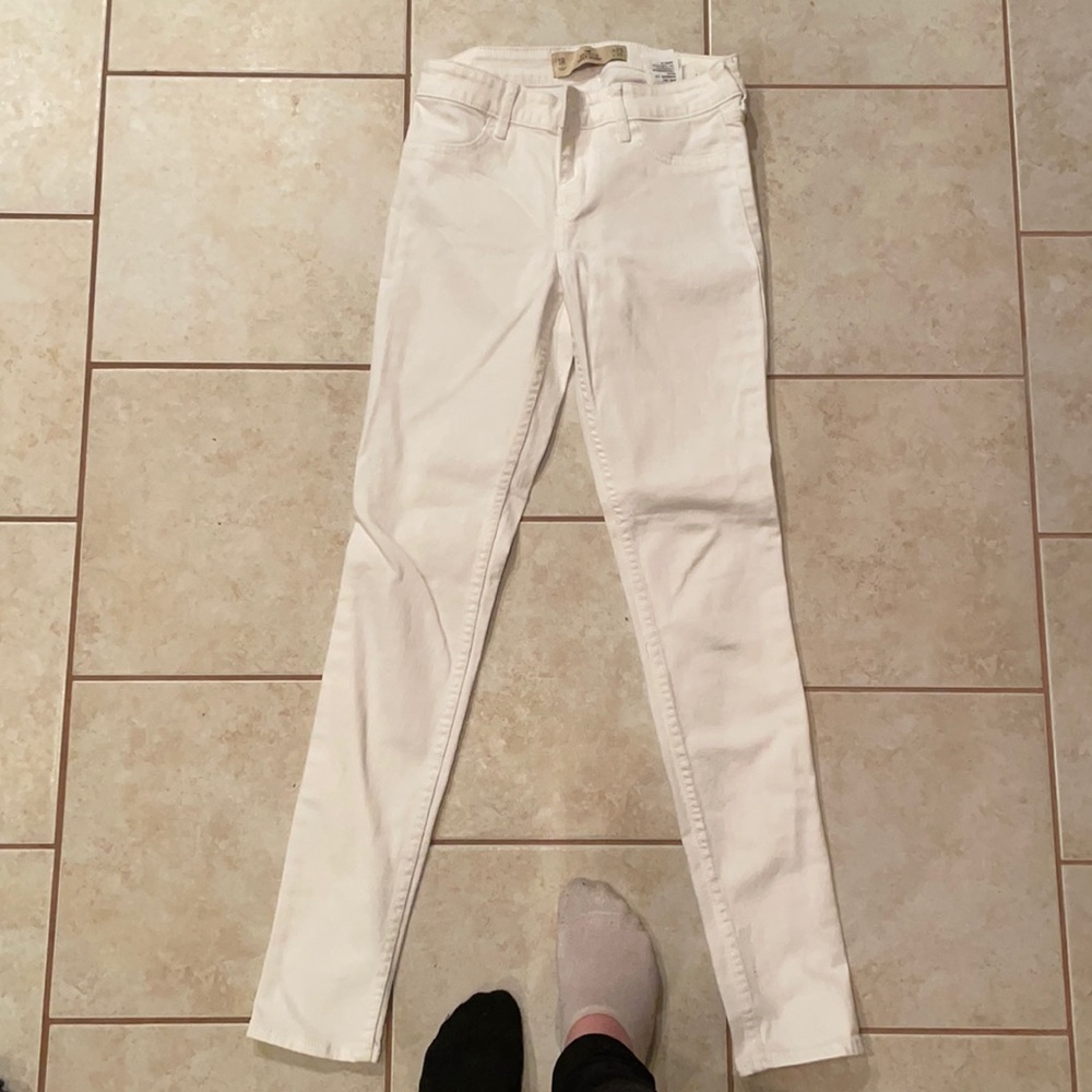 White Hollister super skinny jeans